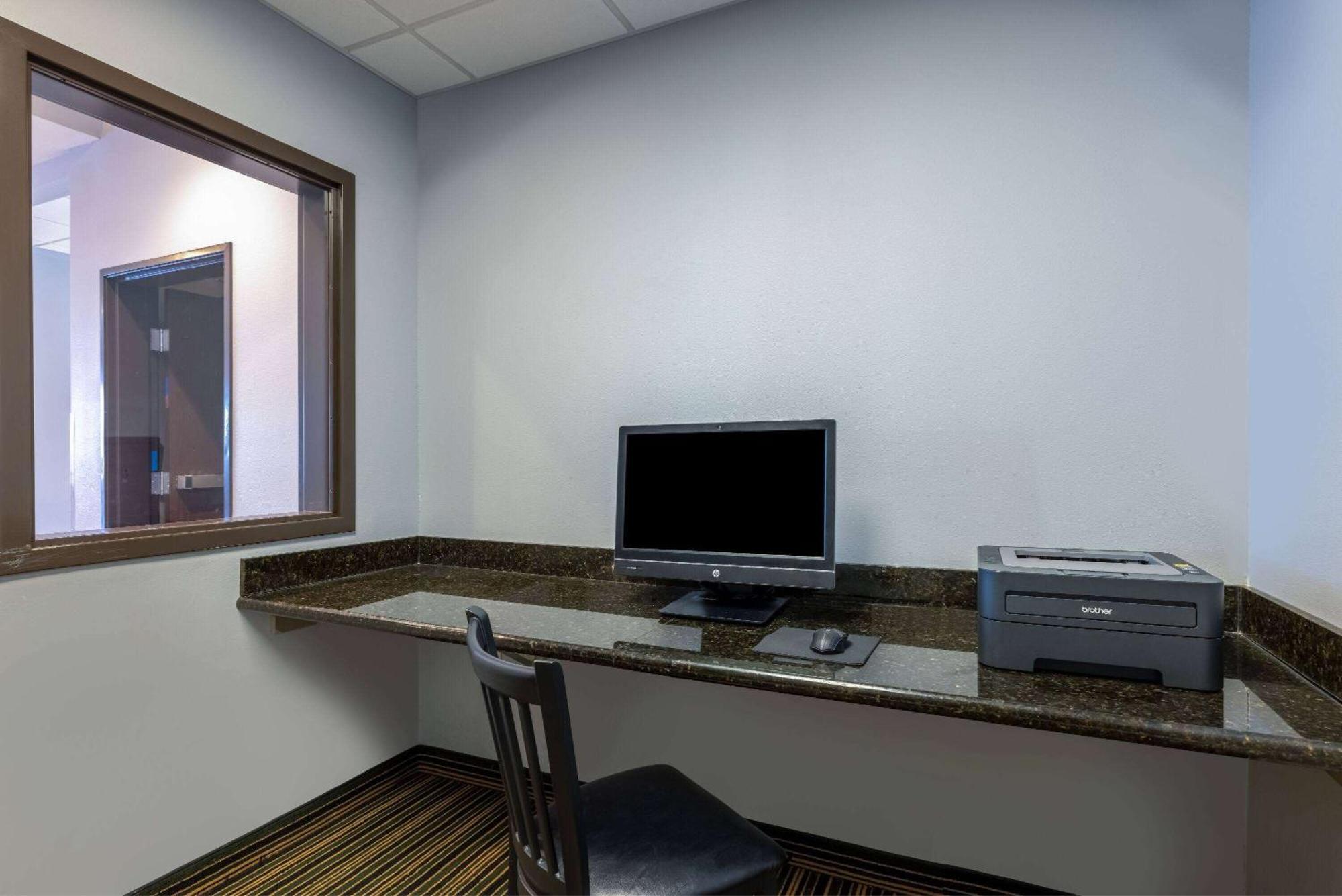 Baymont By Wyndham Rapid City Exterior foto